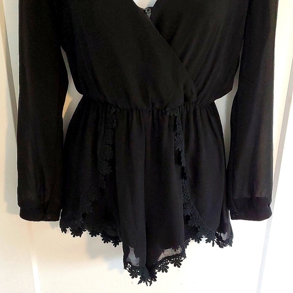 ASTR the Label Black Lace Trim Romper size xs - Picture 8 of 8